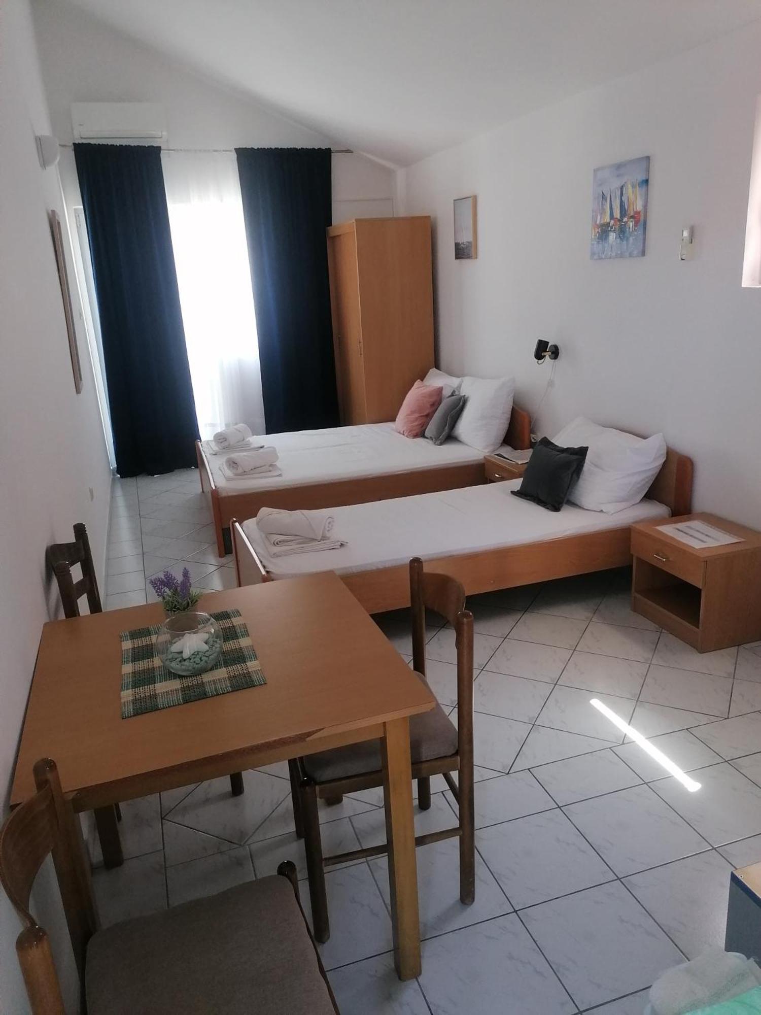 Iva Apartments Podaca Eksteriør billede