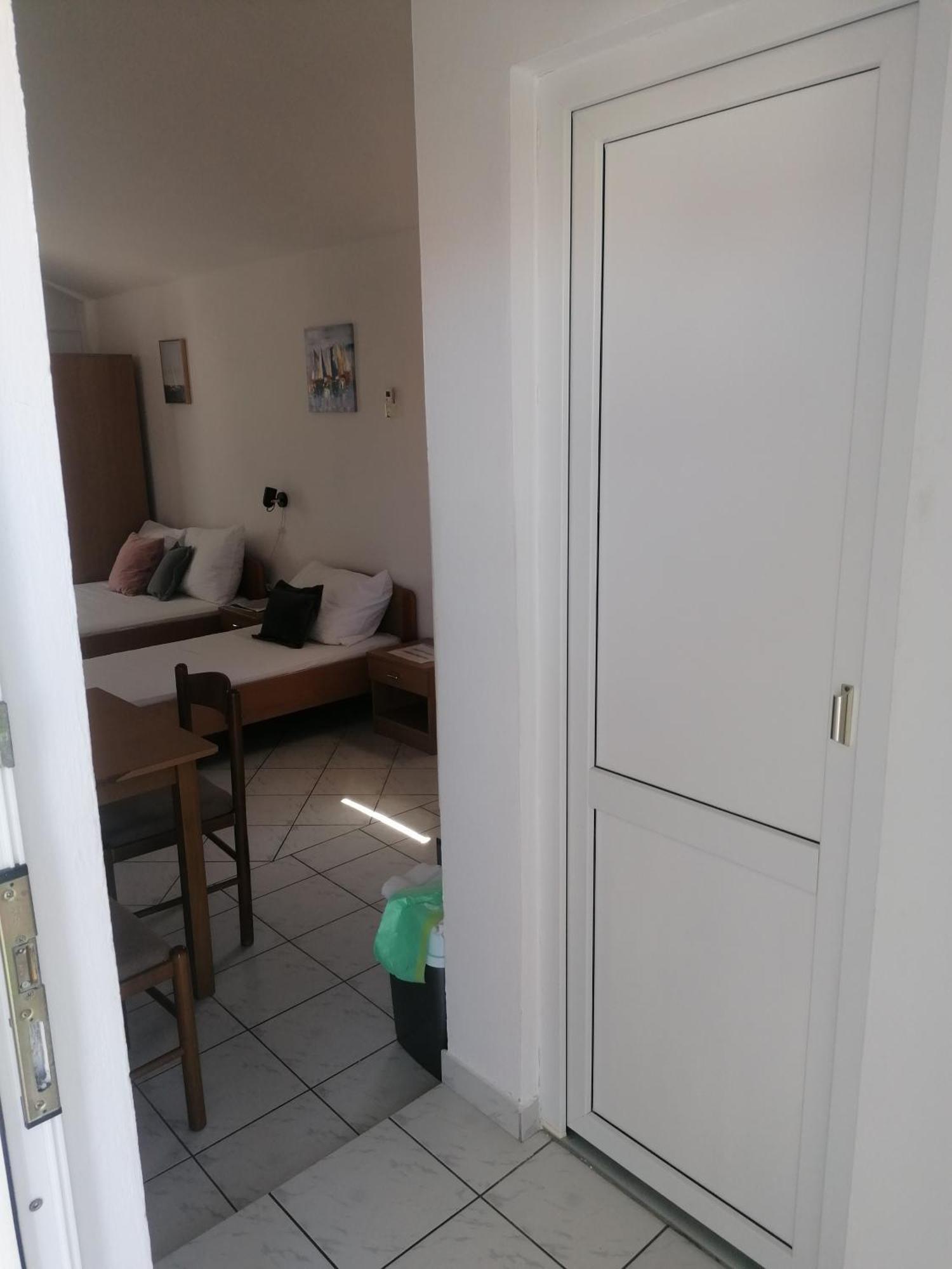 Iva Apartments Podaca Eksteriør billede